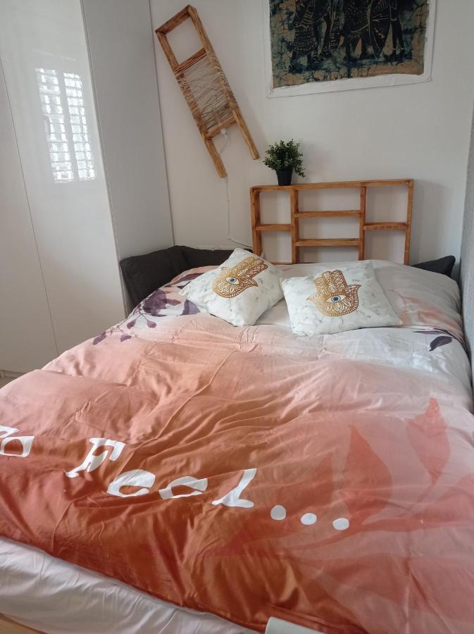 Ferienwohnung New! Great Location! Vibrant Downtown, Talpiot Market, Flea Market, Carmel Beach, Close To Everywhere Haifa Exterior foto